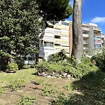 Apartment Hyelan - Climatise Pour 6 Personnes Avec Piscine Sur Le Port D'hyeres Hyeres